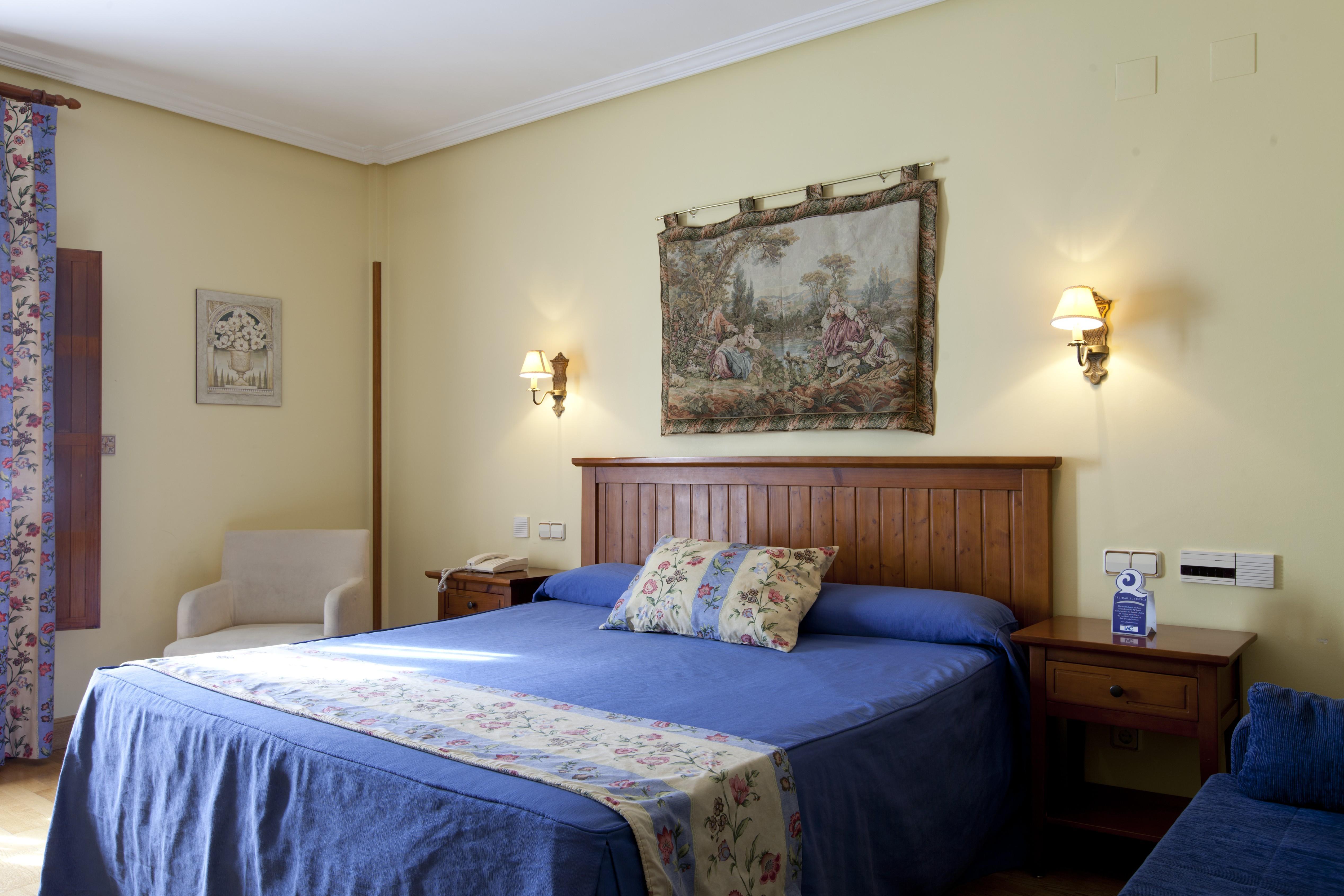 Hotel Casona De La Reyna 3*
