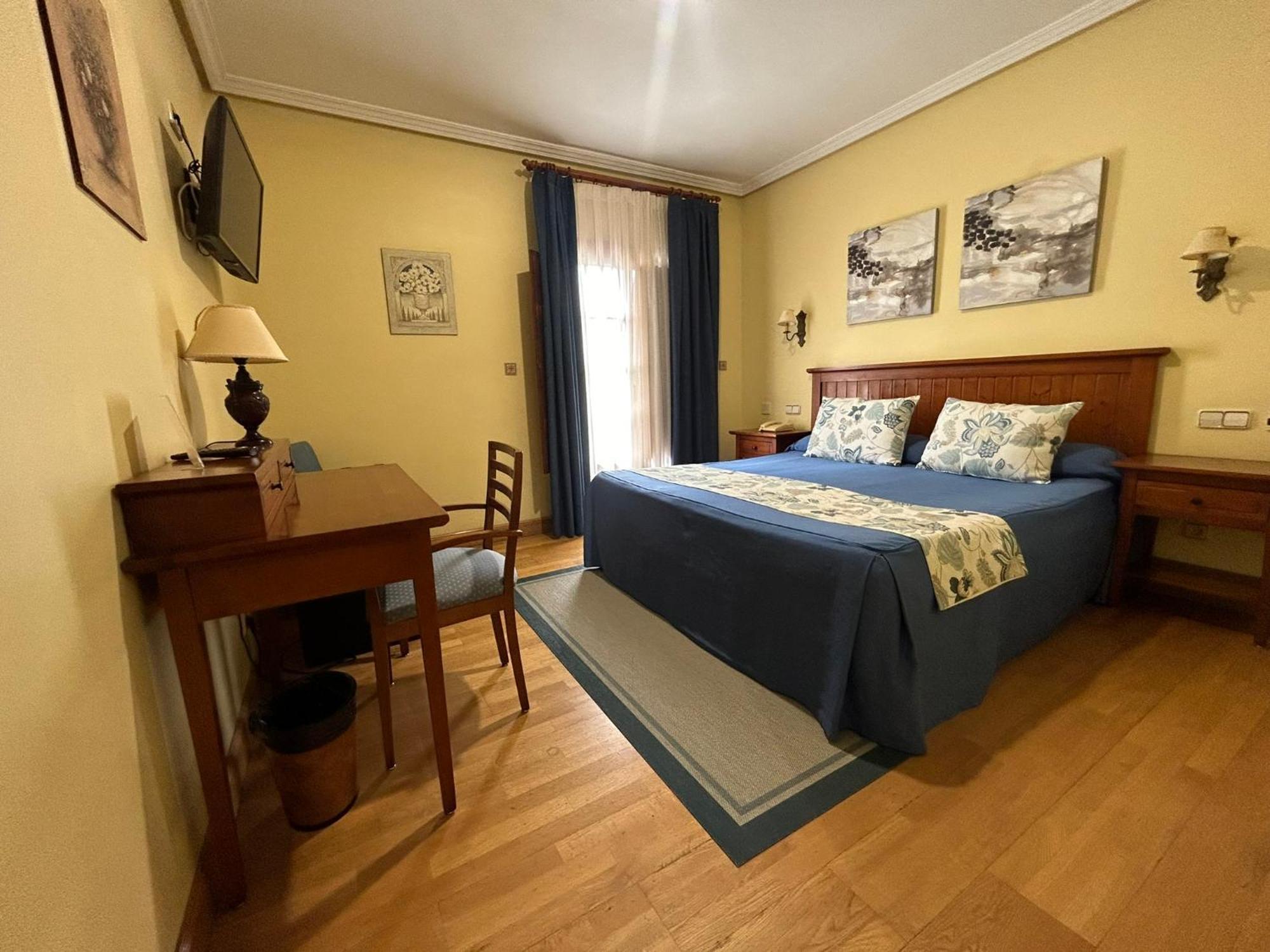 Hotel Casona De La Reyna 3*