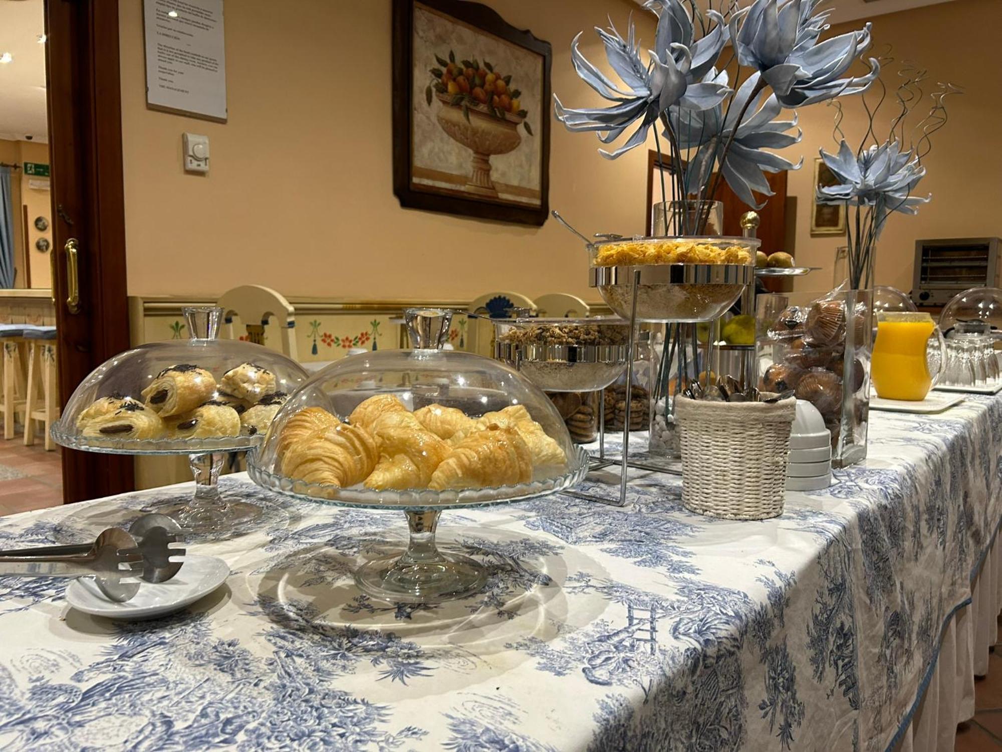 Hotel Casona De La Reyna 3*